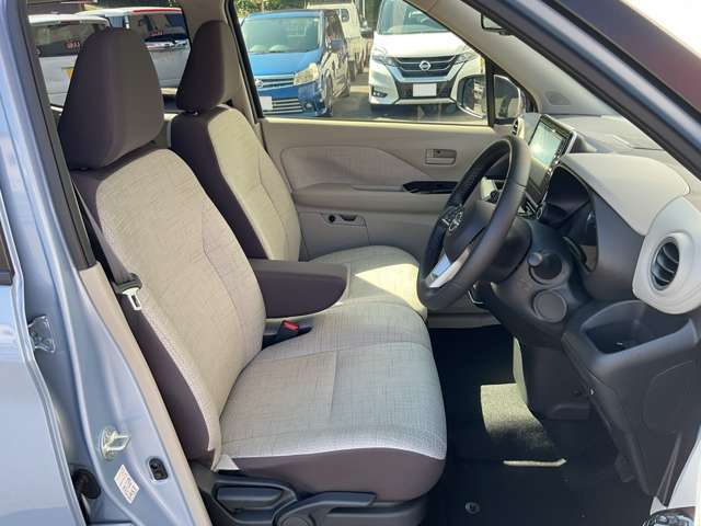 【運転席】実際に座ってご確認ください♪乗り心地も視界も良好です☆