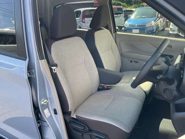 【運転席】実際に座ってご確認ください♪乗り心地も視界も良好です☆