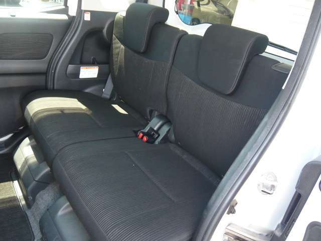 お客様に隅々まで見ていただけるよう展示車両は常に綺麗に仕上げております！お客様のご来店、スタッフ一同心よりお待ち申し上げます。
