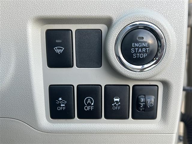 運転席周りにある装備です。ハンドル周り、インパネ周り等についている装備をこちらで確認できます。