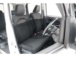 蒸れにくく快適な座り心地です。布なので滑りにくく耐久性が高く念入りなお手入れがいらないというメリットがあります。