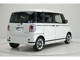 後続車から視認性の良いストップランプの配置で追突抑制になります。