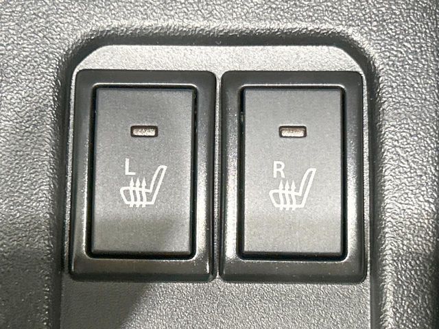 【シートヒーター】寒い日に重宝するシートヒーター！エアコンより早く温まってくれるので寒がりの人も安心ですね♪エアコンの温風は乾燥するから苦手、という方にもをおすすめです。