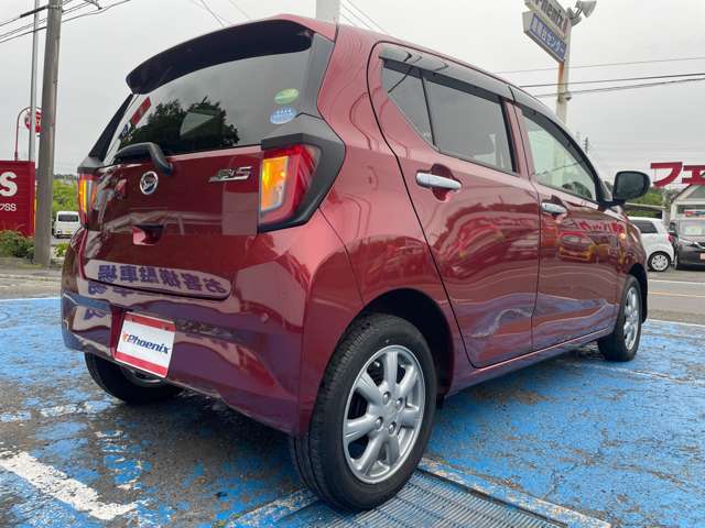 4WD☆走行1万km☆スマアシ3☆レーンキープ☆オートハイビーム☆前後誤発進抑制☆先行車発進告知☆LEDオートライト☆フルセグナビ☆ミュージックサーバー☆バックカメラ☆キーレス☆I-STOP☆禁煙車☆