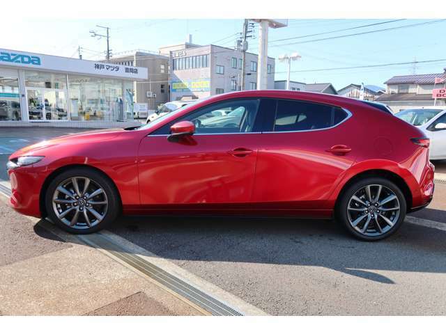 稀少！！MAZDA3ディーゼル4WDが入庫致しました♪アダプティブクルーズコントロールやシートヒーター、360度モニターなど快適装備充実♪