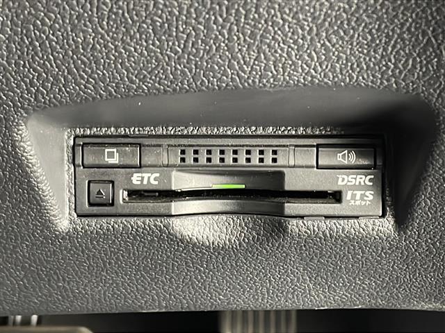 ◆【ETC】有料道路を利用する際に料金所で停止することなく通過できる、ETC車載器（ノンストップ自動料金収受システム機器）が装備されています。セットアップを行うことで利用可能になります。