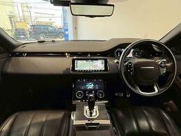 コックピット。車内もキレイで嫌な臭いもありません！ご納車後の臭いが付きにくくなる「空気触媒コーティング」もあります。