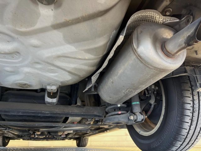 お車を安心してお乗りいただく為には、足回りの定期点検が欠かせません。サービスサポート（有償保証）では無料点検もご提供しており、安心のカーライフをお過ごしいただけるサポート体制が整っています。