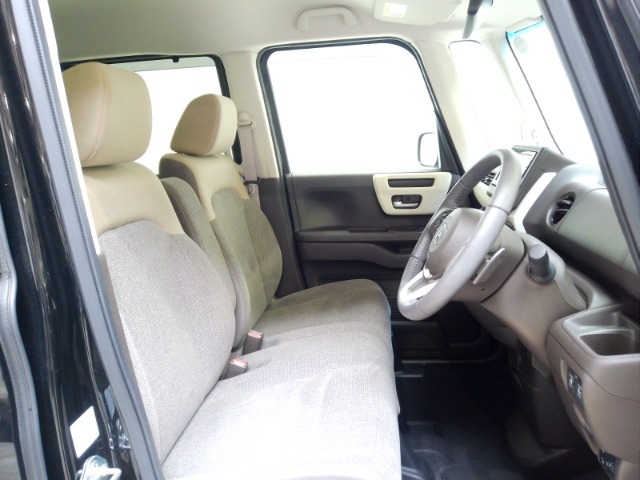 タバコを含めた車内のニオイに関しては、個人の主観となる為、ご来店時にお客様に確認して頂いておりますので、ご了承下さい。