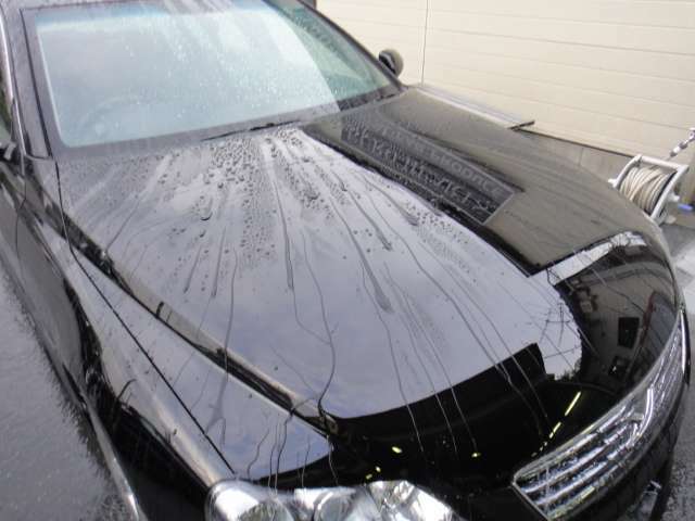 Aプラン画像：ご購入いただいた車両のボディーを鏡面仕上げしガラスコーティングを施工いたします。　半永久的にガラス皮膜を成形する為、傷にも強く塗装の劣化を防ぐ効果もあります。