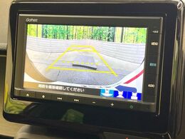 【バックカメラ】駐車時に後方がリアルタイム映像で確認できます。大型商業施設や立体駐車場での駐車時や、夜間のバック時に大活躍！運転スキルに関わらず、今や必須となった装備のひとつです！