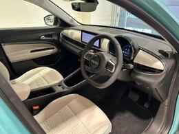 シンプルな車内空間