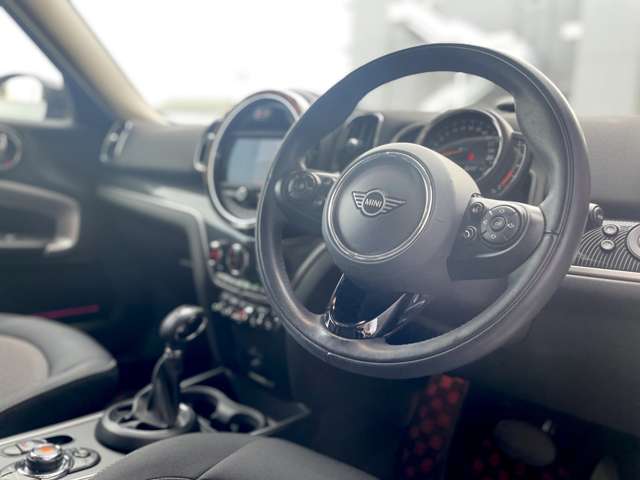 LIBERALAでは安心してお乗りいただける輸入車を全国のお客様にご提案、ご提供してまいります。