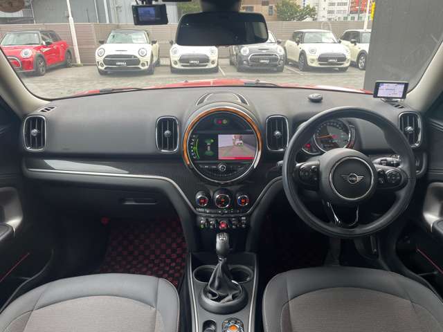 LIBERALAは、輸入車選びの新たなスタイルを提案するインポート・セレクト・ブランドです。オーナー様となる方がクルマから直接感じる感性を第一にした、適切な一台との出会いをコーディネートいたします。