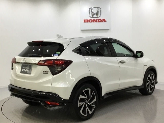 Honda認定中古車 U-Selectは3つの安心をお約束します。　1　Hondaのプロが整備した安心。 2　第三者機関がチェックした安心。　3　購入後もHondaが保証する安心。
