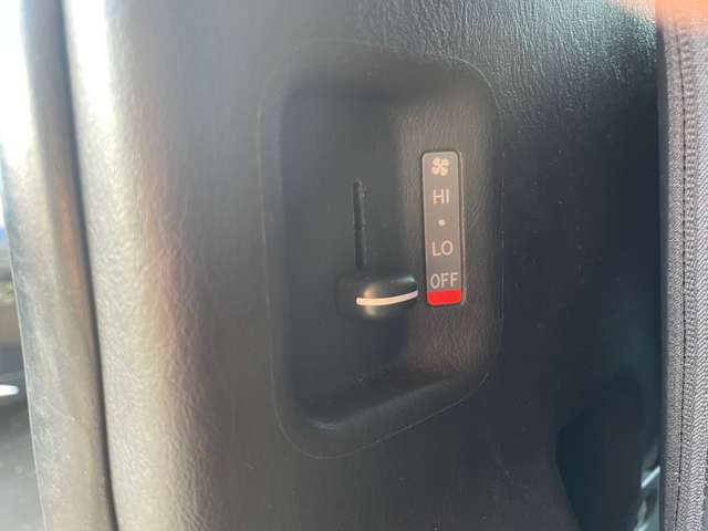 自社工場完備☆オイル・エレメント交換やタイヤ交換・整備・修理等何でもご相談下さい！春・冬には格安にてタイヤ交換も実施しております！