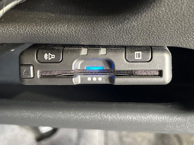 【ETC】高速道路の料金所をストレスなく通過！話題のスポットやサービスエリアに多い「スマートIC」利用時は必須のアイテムです。当店でセットアップを実施、ご納車当日からすぐにご利用いただけます！