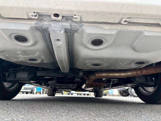 納車前のボディガラスコーティングやポリマーコーティングも専門の業者が常駐しておりクオリティの高いコーティングを低価格にてご提供しております♪