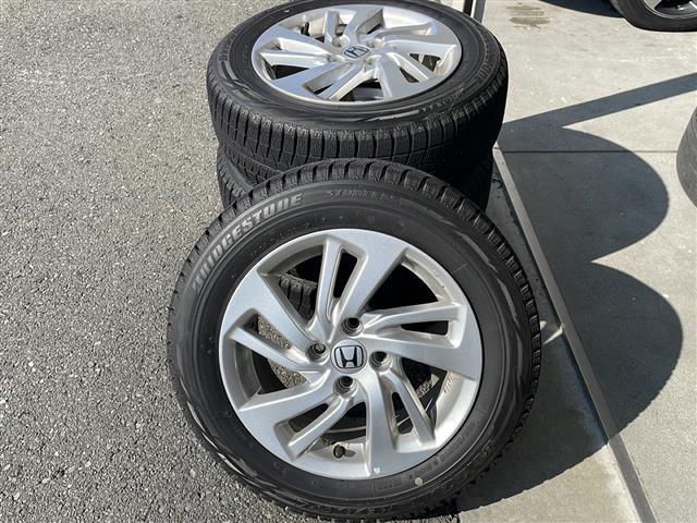 【タイヤ・ホイール】足回りもかっこよく決まってます！社外のアルミやスタッドレスタイヤも取り扱いございます！！ドレスアップもカスタマイズもお任せください！！