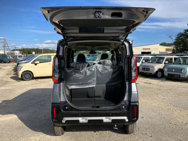 大切な愛車を見つけるお手伝いから始まり、ご購入後もできるだけ長く、安全にお乗りいただけるようにアフターサポートにも全力で取り組んでいます。