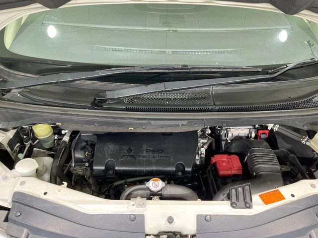 親切・丁寧な専門メカニックスタッフが応対！・車検・点検整備・事故等の修理などアフターサービスも安心。お車のカスタマイズもネクステージのサービススタッフまでご相談ください！