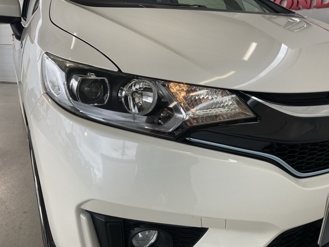 明るくて長寿命のLEDヘッドライト採用