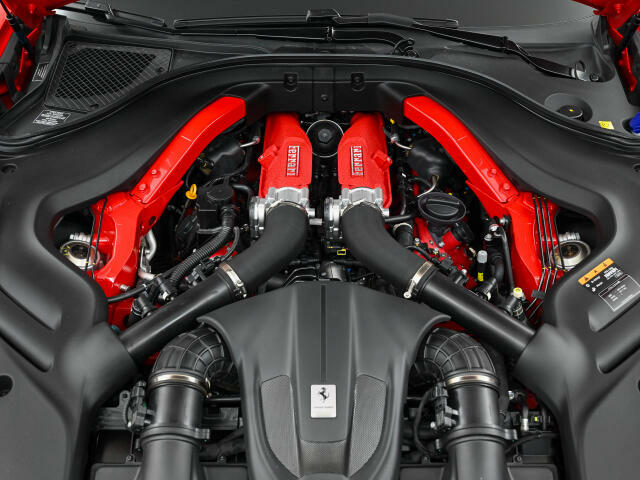 V8ツインターボエンジンを搭載。アップデートされたV8エンジンはよりダイレクトなレスポンスを楽しめ、扱いやすいエンジンです。炸裂するパワーはターボエンジンならではです。ぜひとも体感してください。