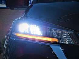 ナイトドライブの味方として人気のLEDヘッドライト！　夜間の視界を確保して安全な走行をサポ-トしてくれます。
