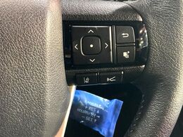 【レーダークルーズコントロール】高速道路での長距離走行が楽に！！自動で速度を保つクルーズコントロールが、衝突軽減システムと連携し、前方の車両を感知して車間を保つように速度調節してくれます！！