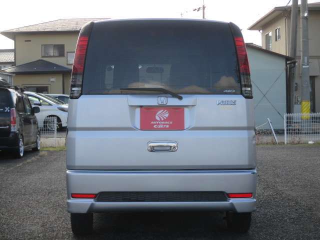 店内の豊富な在庫の中から、お好きなカー用品をお探ししてみてはいかがでしょうか！新しい車、お気に入りの香り、スマートフォンの充電器を装備したら、いよいよ楽しいドライブの始まりです！