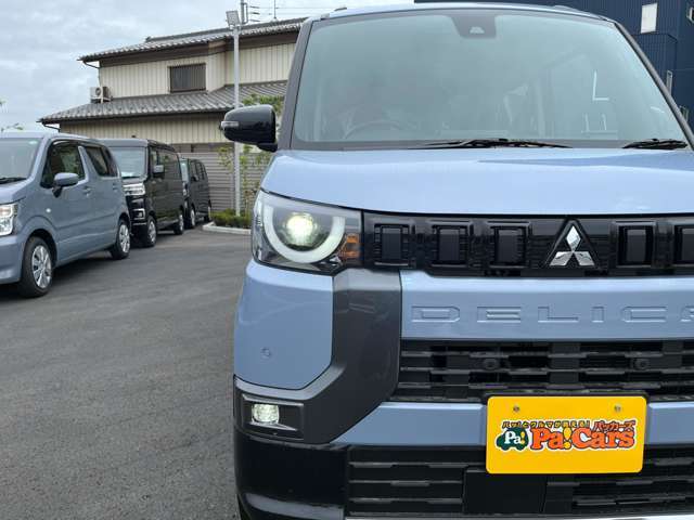【展示車両】　当社は届出済未使用車を中心に、軽自動車から普通乗用車はもちろん、貨物車両やトラック・大型車両の中古車・登録済未使用車・新車すべてのお車が取扱可能！