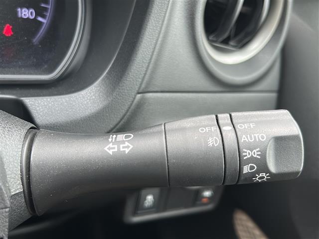 気になる車はすぐにお問い合わせください！画面内の無料ダイヤルからお問い合わせ下さい！専門スタッフがお車のご質問にお答えいたします！
