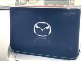【マツダコネクトナビ】車内の雰囲気にマッチした一体型タイプのナビ。各種車輌設定やBluetooth再生等、様々な機能が楽しめます。直感的なダイヤル操作が可能で、使い勝手も良好です。
