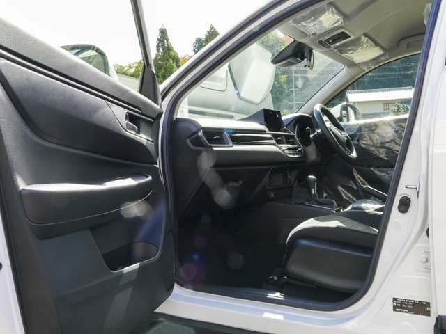 ホンダカーズ小浜の中古車をご覧頂きまして誠にありがとうございます。掲載車両に少しでも興味が湧いた方、見積もりや在庫確認などお気軽に申し付けください！