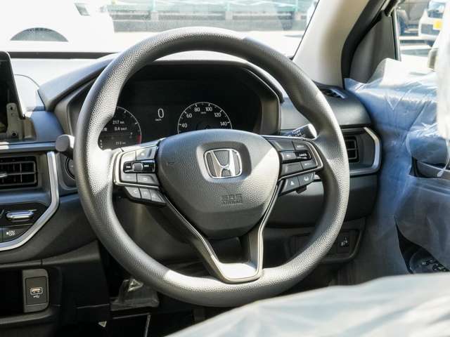 ご来店いただく場合は、電車ですとJR小浜線、東小浜駅が近くです。事前にご連絡いただければお迎えにあがります。バスですとJR近江今津駅発、若江線、検見坂、下車徒歩10秒です。