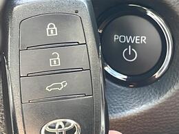 【　スマートキー・プッシュスタート　】鍵を挿さずにポケットに入れたまま鍵の開閉、エンジンの始動まで行えます。