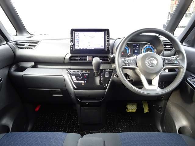 『NISSAN 認定中古車』です。ワイド保証1年付（期間中走行距離無制限）ご購入後も1ヶ月または1,000km点検が無料で受けられます♪