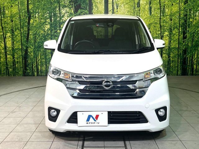 弊社では、全車『修復歴なし』のお車のみ取り扱っております。専任バイヤーによる厳選した仕入れの後、入庫後の車両チェックを行い、ネクステージが認定した高品質な中古車をご提供しております。