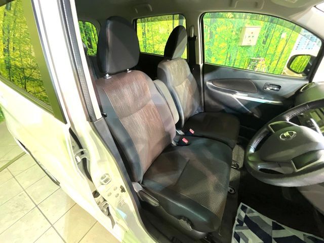 運転席シート廻りは使用感も少なく、良好な状態となっています。丁寧に使われていたことがよくわかりますね。
