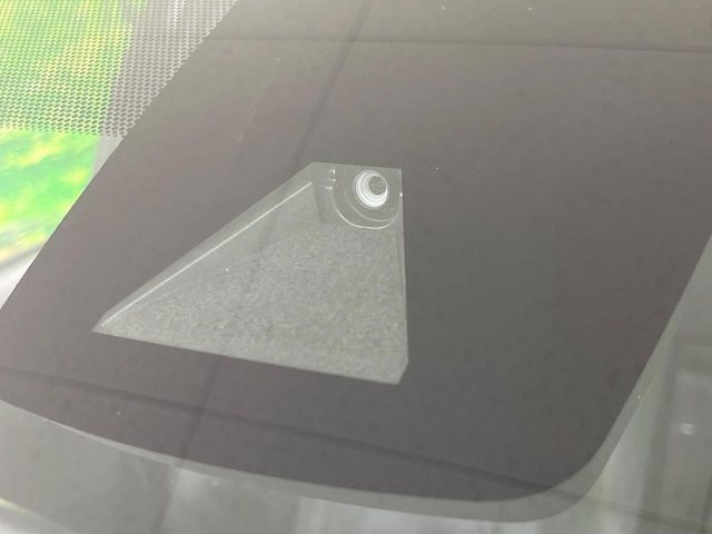 【トヨタセーフティセンス】走行中に前方の車両等を認識し、衝突しそうな時は警報とブレーキで衝突回避と被害軽減をアシスト。より安全にドライブをお楽しみいただけます。