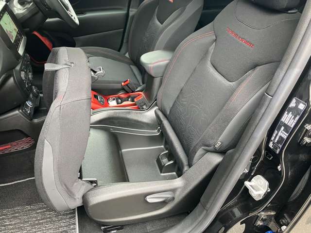 ご納車後も点検整備はお任せください。事前ご予約でJeepの代車もご用意できます。