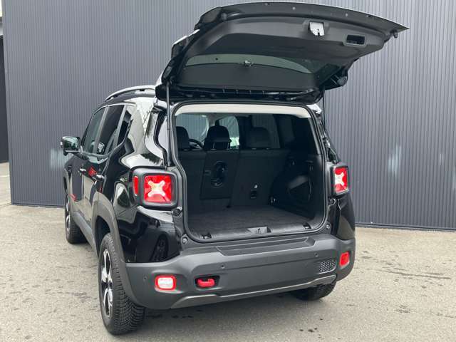 Jeepオーナー様専用の自動車保険があるのをご存じですか？金額も変わらずオプションが付いています。万が一の対応も迅速にできるので是非お任せください。