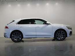 総額表記（本体価格＋登録諸費用）に関しては、県内での販売価格となります。県外の方は、登録陸送費用も別途必要となりますので詳しい詳細はスタッフまでお気軽にご連絡ください（076-425-1900）