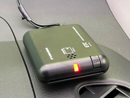 【ETC】高速道路の料金所をストレスなく通過！話題のスポットやサービスエリアに多い「スマートIC」利用時は必須のアイテムです。当店でセットアップを実施、ご納車当日からすぐにご利用いただけます！