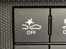 【スマートアシスト】走行中に前方の車両等を認識し、衝突しそうな時は警報とブレーキで衝突回避と被害軽減をアシスト。より安全にドライブをお楽しみいただけます。