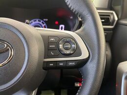 【レーダークルーズコントロール】高速道路での長距離走行が楽に！！自動で速度を保つクルーズコントロールが、衝突軽減システムと連携し、前方の車両を感知して車間を保つように速度調節してくれます！！