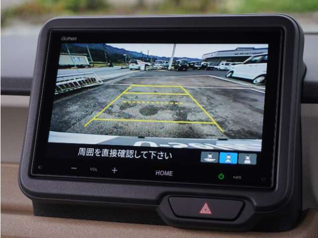 【バックカメラ】駐車が苦手な方でも安心してお乗りいただけます。リバース連動で画面が切り替わるのでとっても便利です。