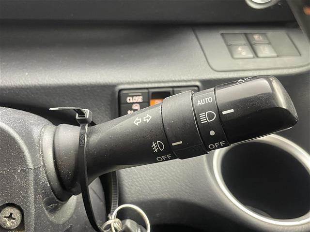 【ドリンクホルダー】長時間のドライブを快適に過ごすために、必須の車内アイテムですね。