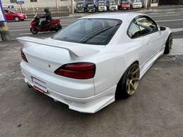 ターボ☆6速MT☆ニスモエアロ☆ローダウン☆エアロミラー☆ブリスターフェンダー☆前置きインタークーラー☆アルミラジエーター☆フルバケスーパーローシート☆カロッツェリアオーディオ☆LEDライト☆