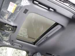 チルト＆スライド電動ムーンルーフ☆